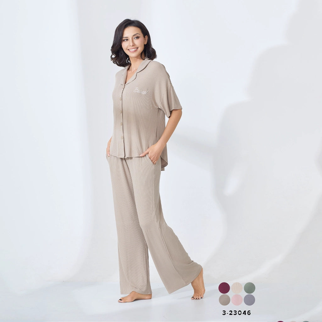 بيجامة نسائي