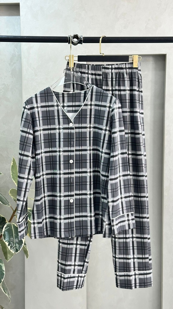 بيجامة نسائي