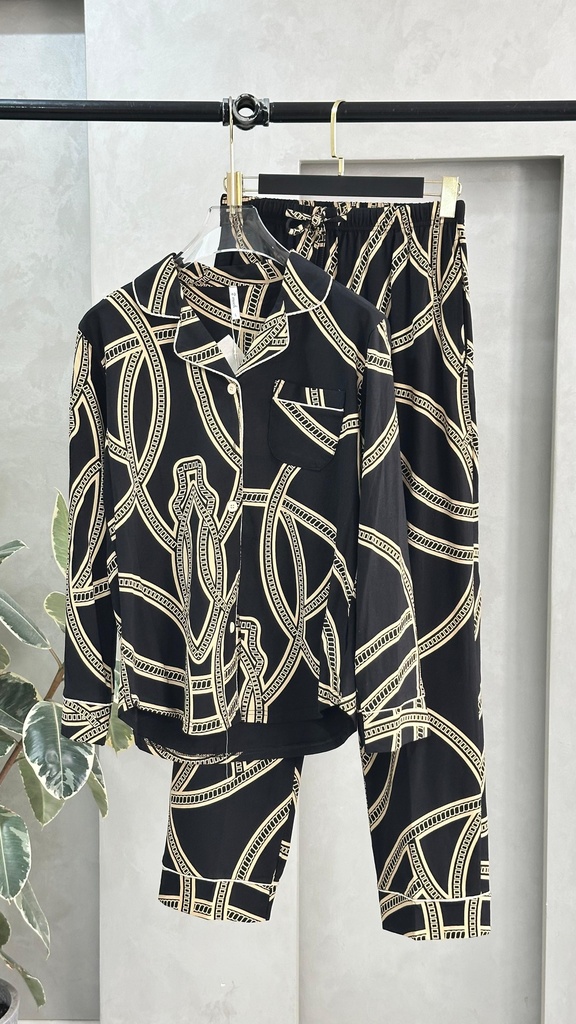 بيجامة نسائي