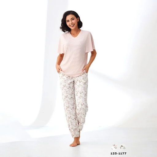 بيجامة نسائي