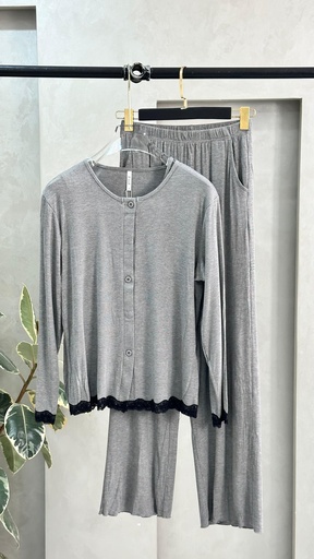 بيجامة نسائي